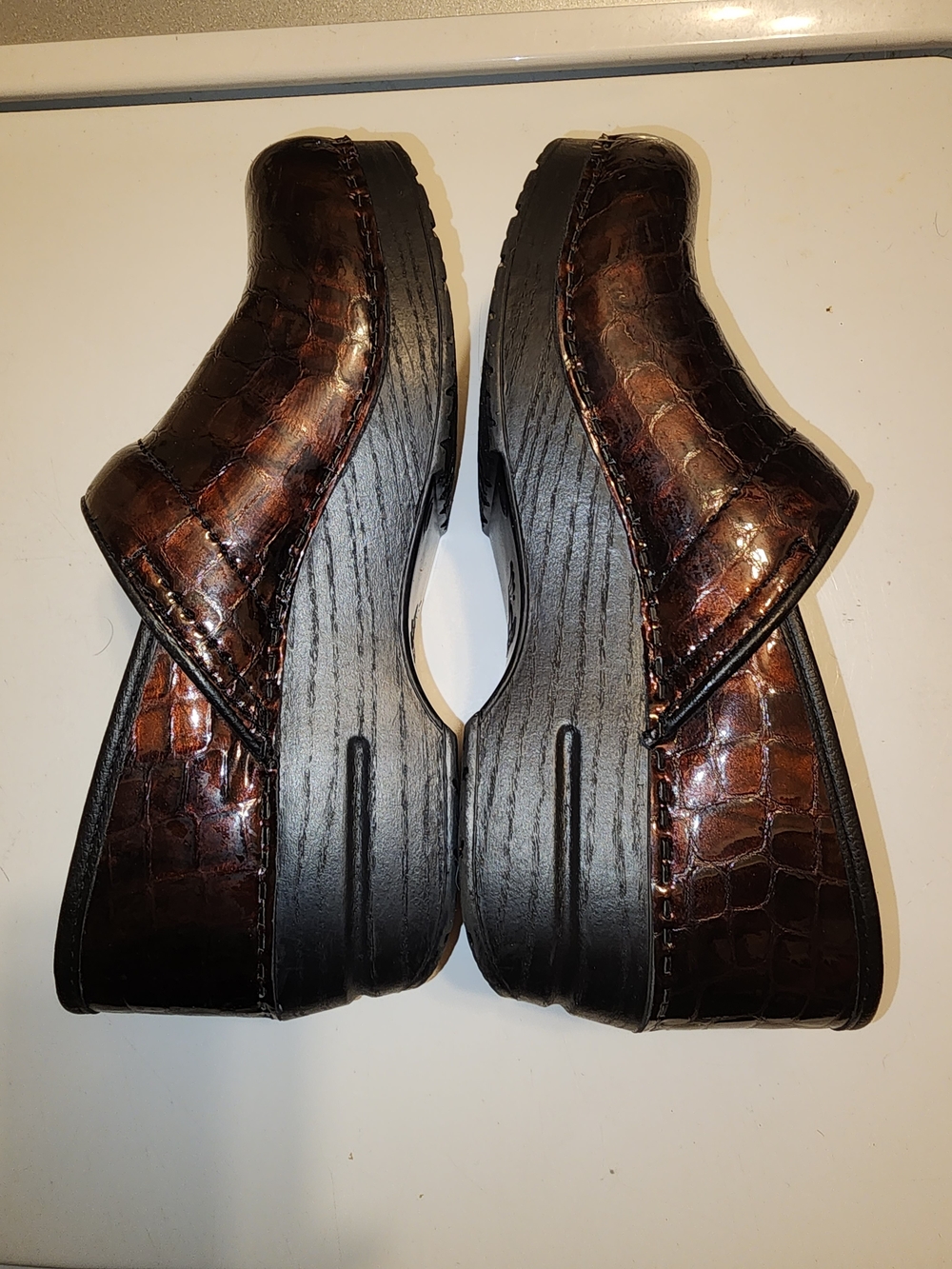 Womens Brown Croc-Embossed Slip-On Loafers, Healthcare Clogs